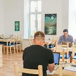 Cinnamon Sally Backpackers אכסניה *