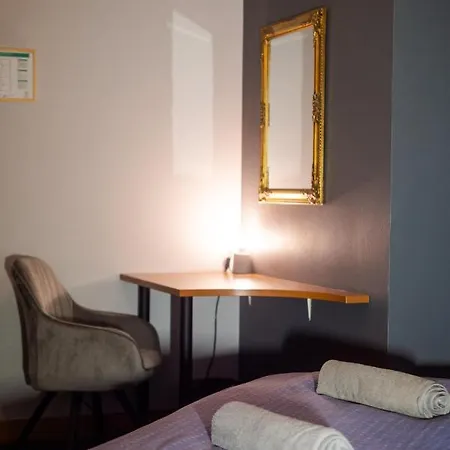 Cinnamon Sally Backpackers بيت شباب