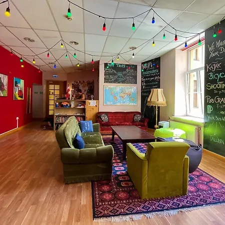 Cinnamon Sally Backpackers ريغا