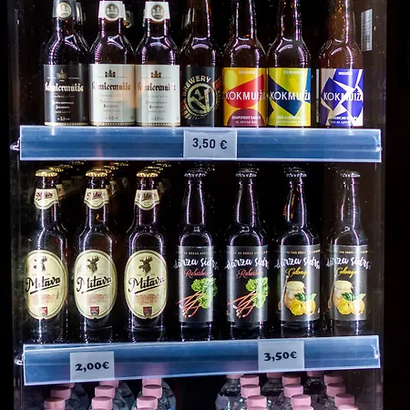 Cinnamon Sally Backpackers *