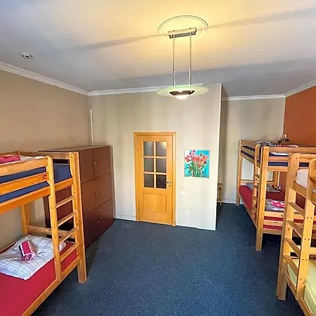 Cinnamon Sally Backpackers