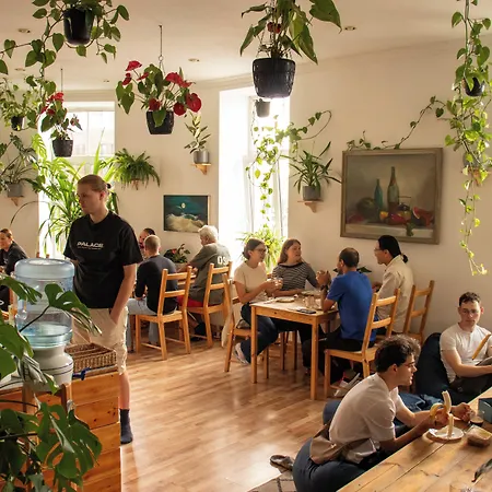 Cinnamon Sally Backpackers * Riga