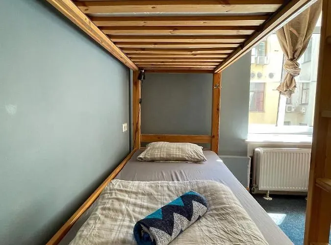 Cinnamon Sally Backpackers Hostal