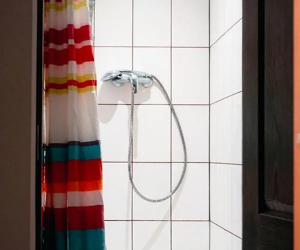 希娜蒙莎莉背包客旅馆