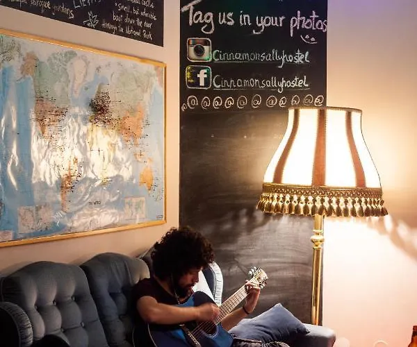 Cinnamon Sally Backpackers *