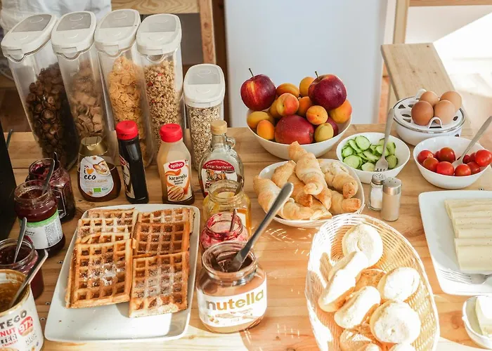 希娜蒙莎莉背包客旅馆 旅馆