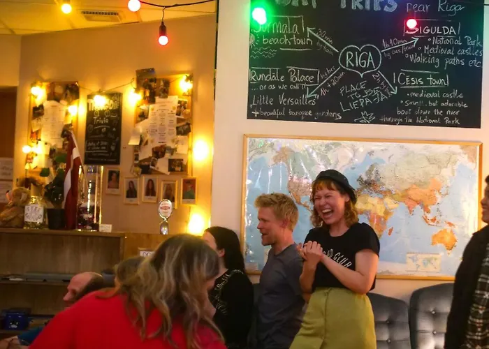 시나몬 샐리 백패커스