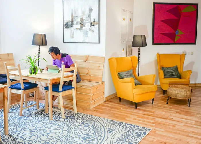 希娜蒙莎莉背包客旅馆 旅馆 里加