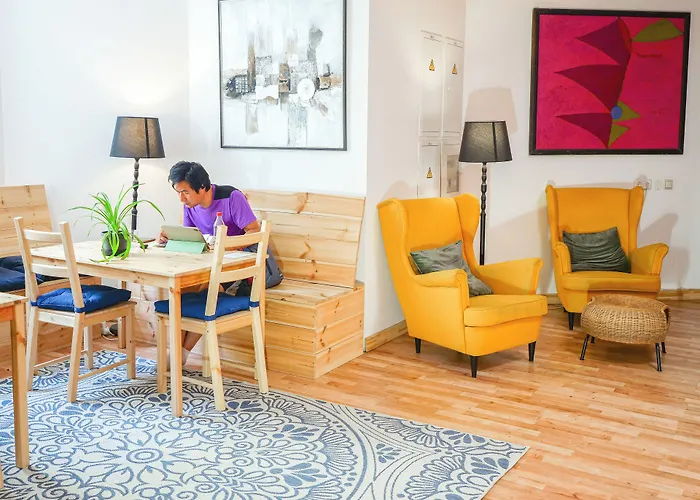 旅馆 希娜蒙莎莉背包客旅馆