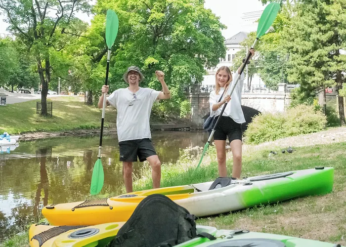 希娜蒙莎莉背包客旅馆 旅馆