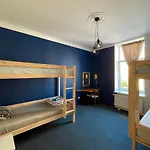 Cinnamon Sally Backpackers Hostal *