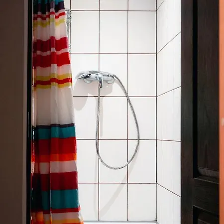 シナモン サリー バックパッカーズ