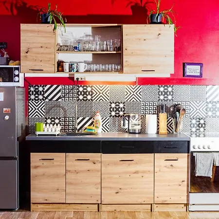 シナモン サリー バックパッカーズ